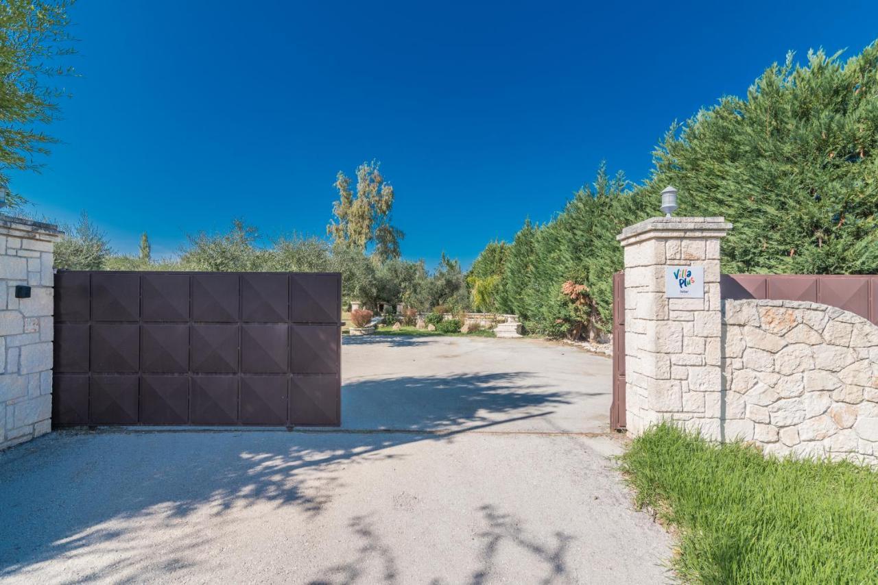 Astarte Villas - Istar Villa With Tennis Court Makhairádhon Exteriör bild
