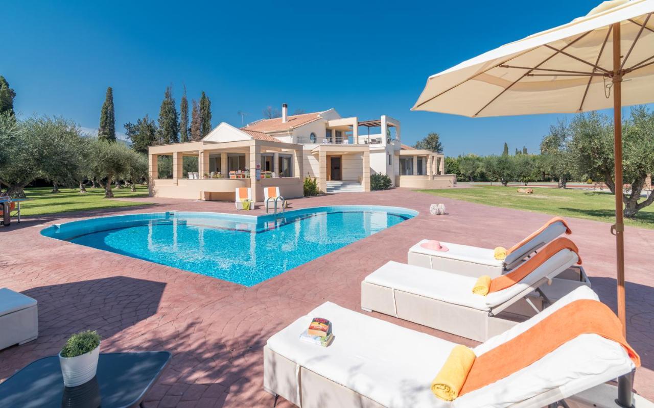 Astarte Villas - Istar Villa With Tennis Court Makhairádhon Exteriör bild